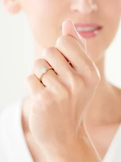 Pierścionek z żółtego złota z diamentami - 0,16 ct - próba 585