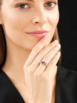 Pierścionek z żółtego złota z brylantem i kamieniami ozdobnymi - próba 585