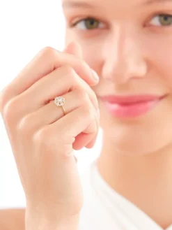 Pierścionek z żółtego złota z diamentami - kwiat - 0,05 ct - próba 585