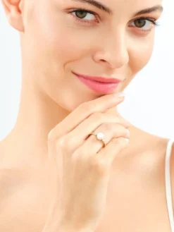 Pierścionek z żółtego złota z diamentami i perłą - próba 585