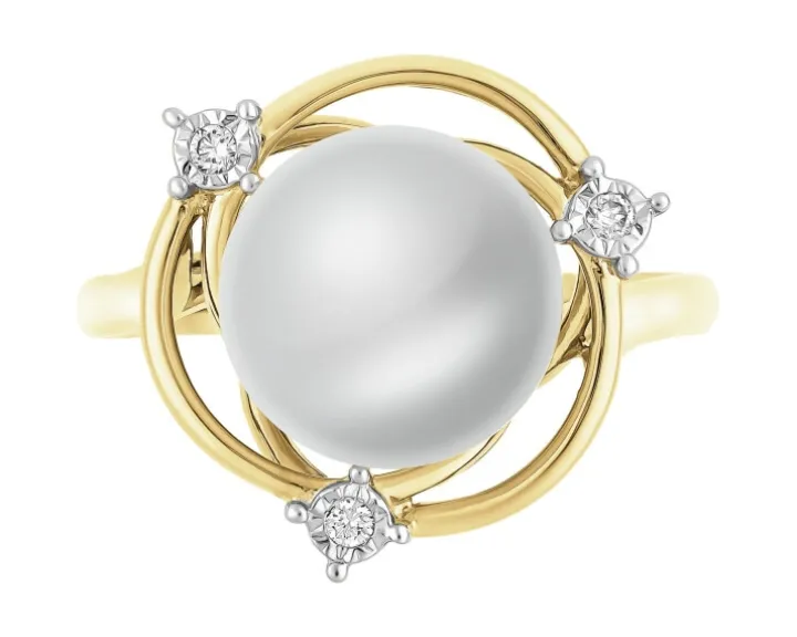 Pierścionek z żółtego złota z brylantami i perłą - próba 375