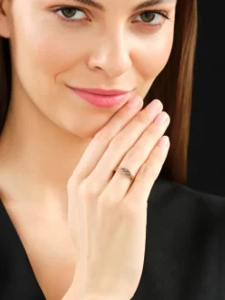 Pierścionek z żółtego złota z czarnymi brylantami - 0,20 ct - próba 585