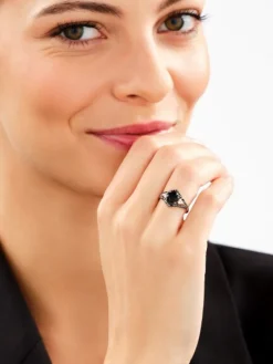 Pierścionek z żółtego złota z brylantami i onyksem - próba 585