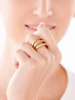 Pierścionek ze stali szlachetnej