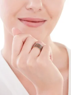 Pierścionek ze stali szlachetnej z kryształami