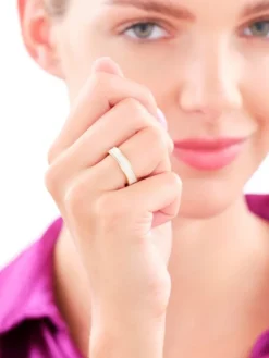 Pierścionek ze stali szlachetnej z emalią