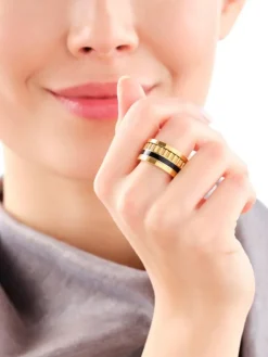 Pierścionek ze stali szlachetnej z emalią