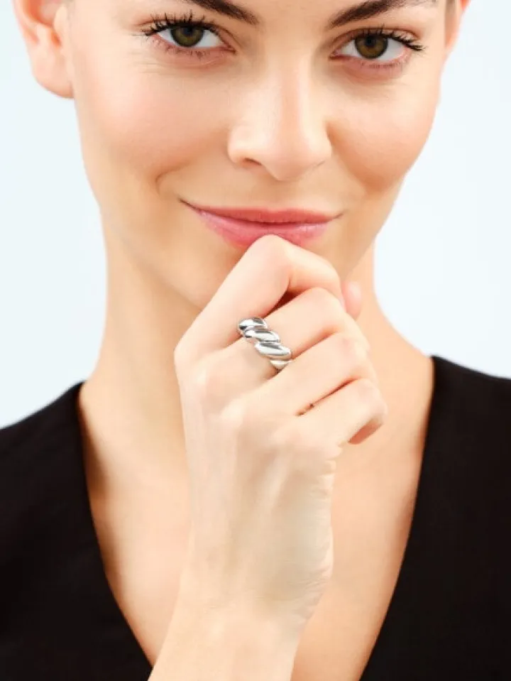 Pierścionek ze stali szlachetnej