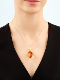 Zawieszka srebrna z bursztynem