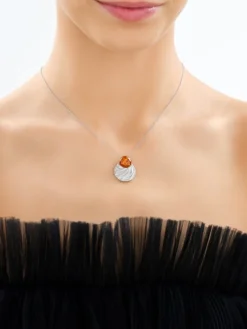 Zawieszka srebrna z bursztynem