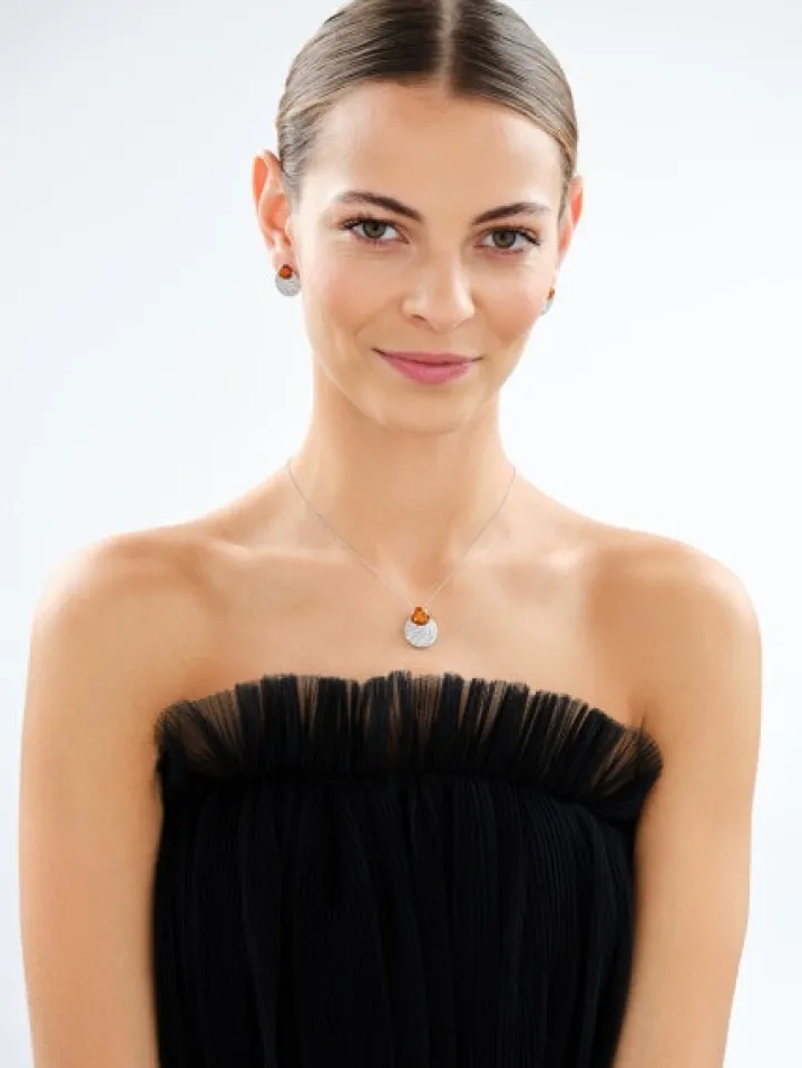 Zawieszka srebrna z bursztynem