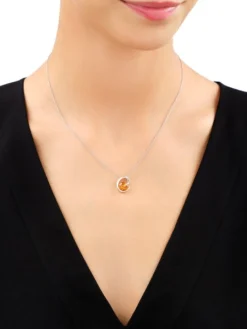 Zawieszka srebrna z bursztynem