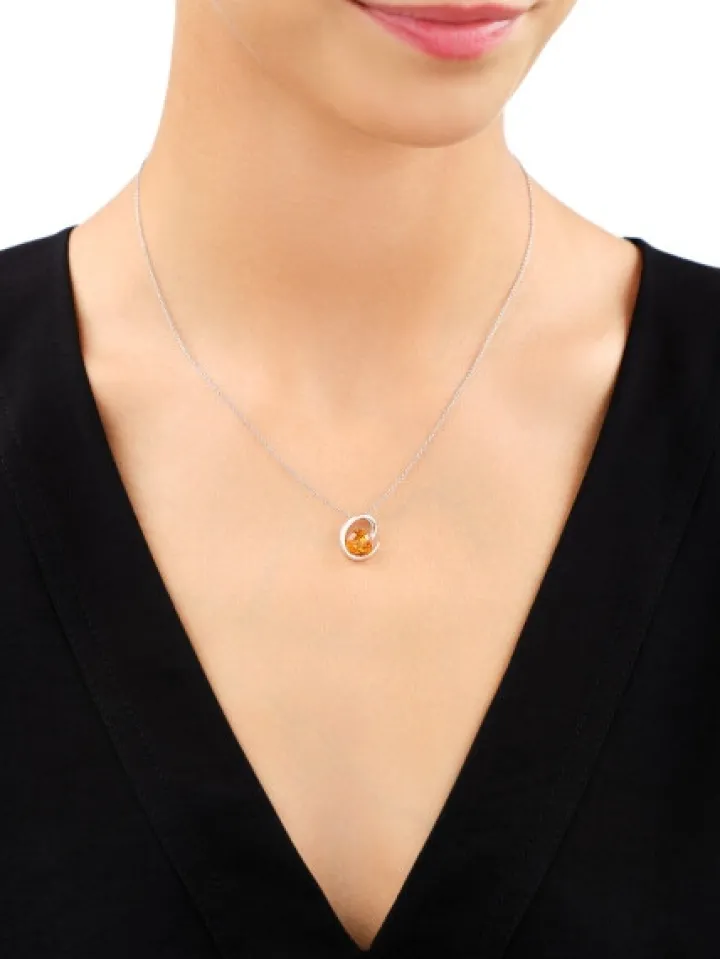 Zawieszka srebrna z bursztynem