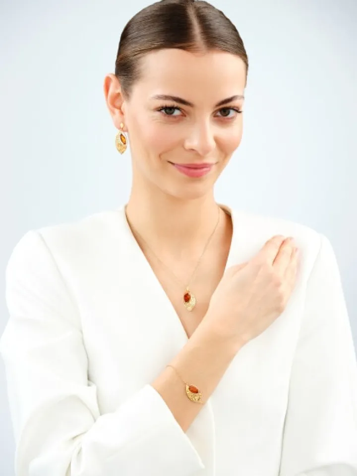 Zawieszka srebrna z bursztynem