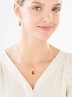 Zawieszka srebrna z bursztynem