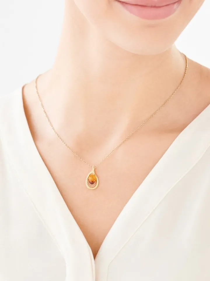 Zawieszka srebrna z bursztynem