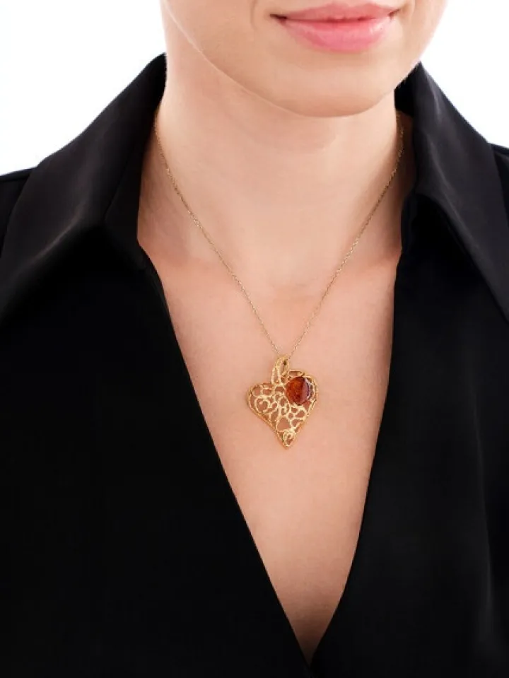 Zawieszka srebrna z bursztynem - serce