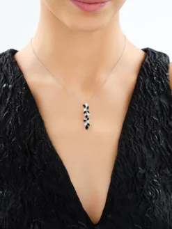 Zawieszka srebrna z cyrkoniami