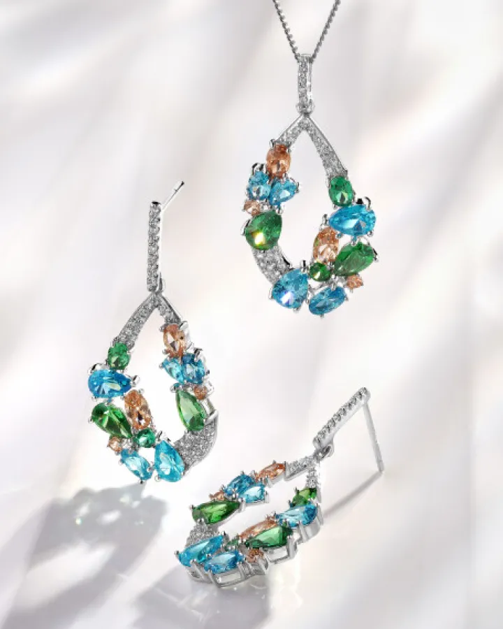 Zawieszka srebrna z cyrkoniami