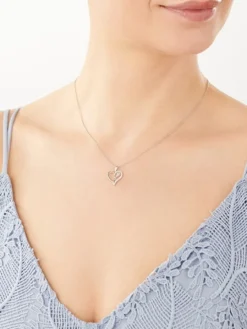 Zawieszka srebrna z cyrkoniami - serce, róża