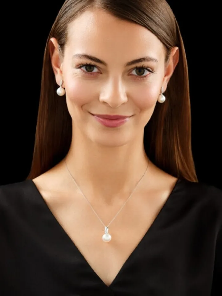 Zawieszka z białego złota z brylantami i perłą South Sea - próba 585