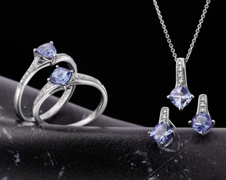 Zawieszka z białego złota z diamentami i tanzanitem - próba 585