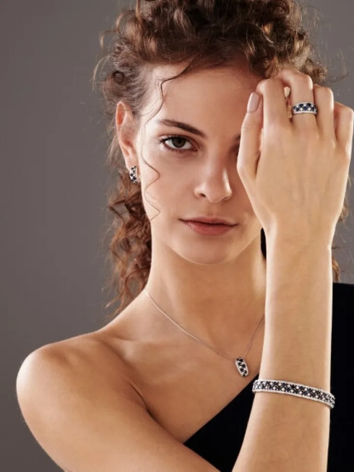 Zawieszka z białego złota z brylantami i szafirami - próba 585