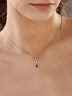 Zawieszka z białego złota z brylantami i rubinami - próba 585