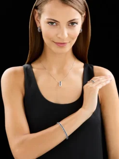 Zawieszka z białego złota z brylantami i szafirami - próba 585