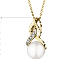 Zawieszka z żółtego złota z brylantami i perłą - próba 375