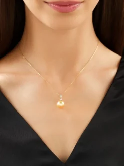 Zawieszka z żółtego złota z brylantami i perłą Golden South Sea - próba 585