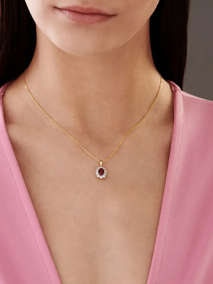 Zawieszka z żółtego złota z brylantami i rubinem - próba 585