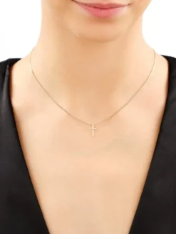 Zawieszka z żółtego złota z diamentem - krzyż - 0,004 ct - próba 375