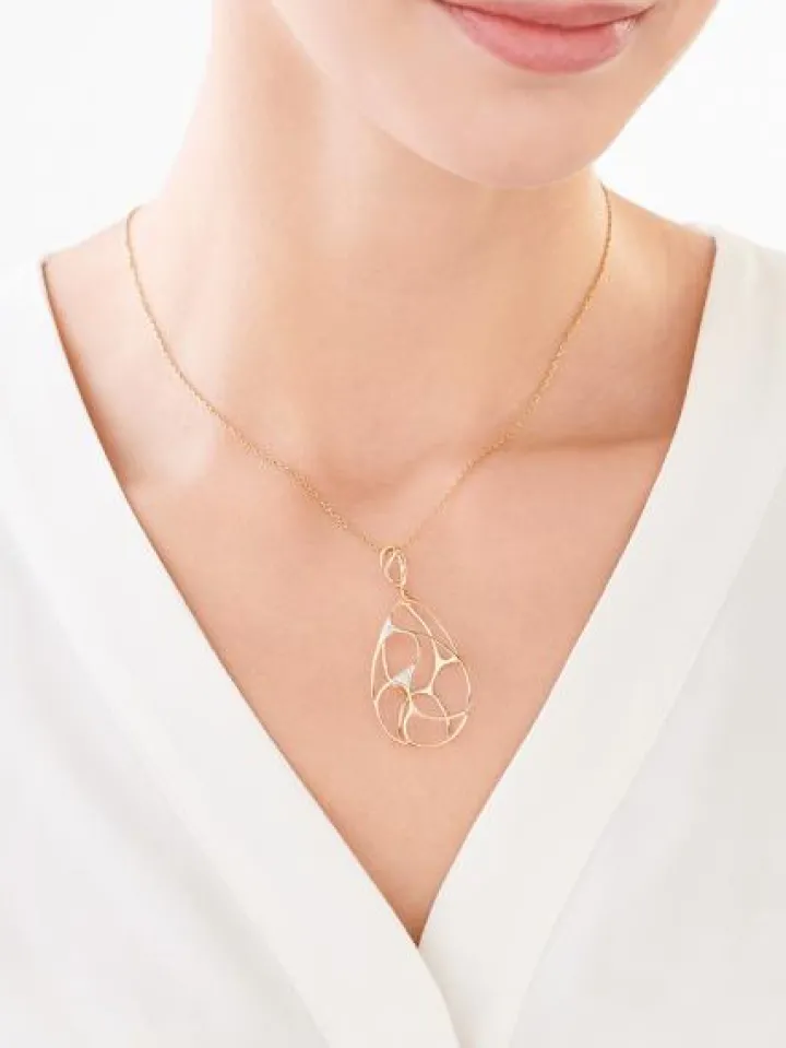 Zawieszka z żółtego złota z diamentami - 0,04 ct - próba 585