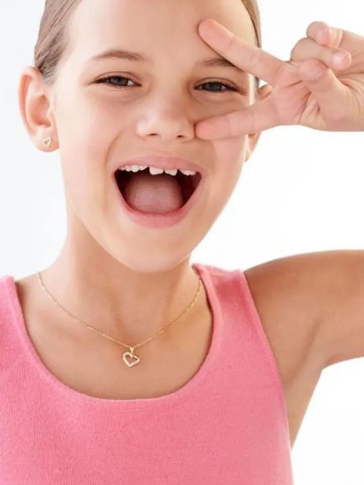 Zawieszka z żółtego złota z diamentami - serce - 0,01 ct - próba 585