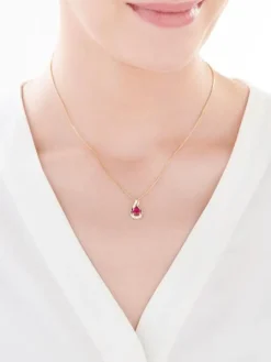 Zawieszka z żółtego złota z diamentami i rubinem syntetycznym - próba 375