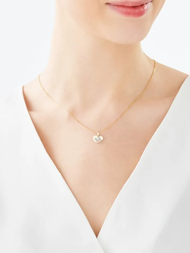 Zawieszka z żółtego złota z diamentami - serce, litera M - 0,006 ct - próba 375