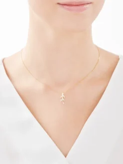 Zawieszka z żółtego złota z diamentami - liście - 0,01 ct - próba 375