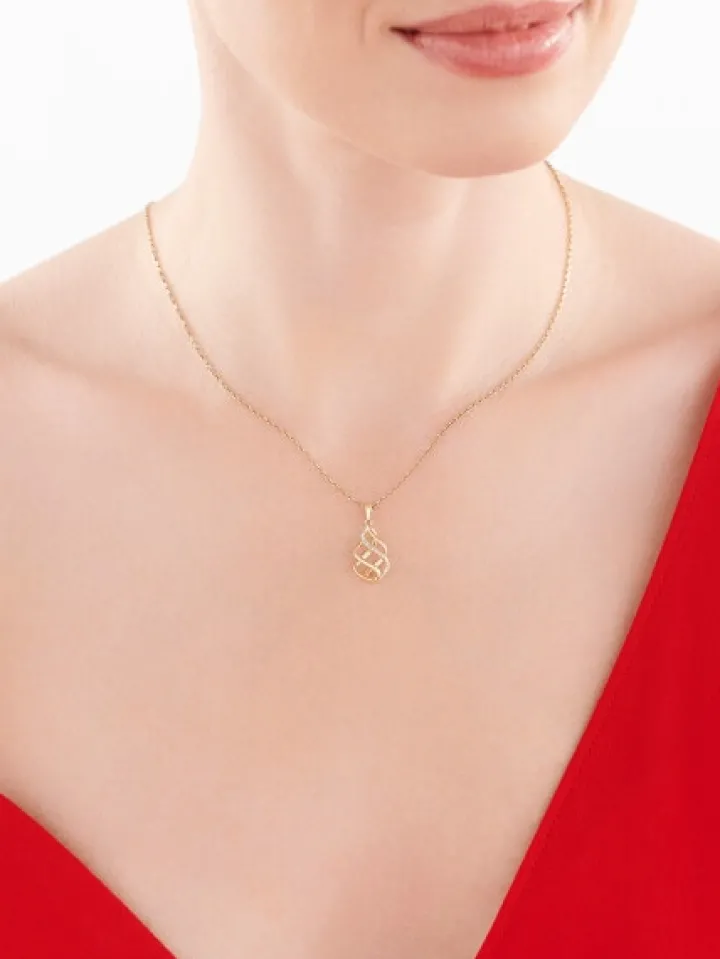 Zawieszka z żółtego złota z diamentami - 0,05 ct - próba 375