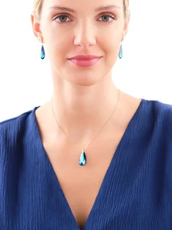 Złota zawieszka z kryształem syntetycznym