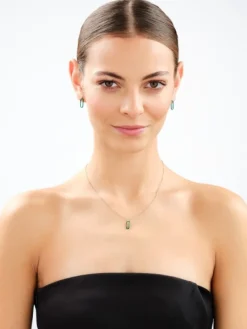 Złota zawieszka z malachitem syntetycznym - paper clip