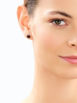 Złote kolczyki z granatami