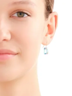 Złote kolczyki z kryształami syntetycznymi