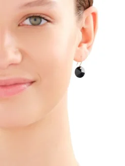 Złote kolczyki z kryształami syntetycznymi