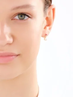 Złote kolczyki z rubinami syntetycznymi i perłami