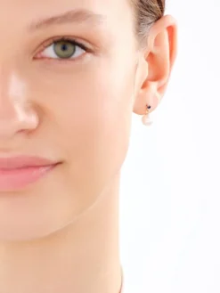 Złote kolczyki z szafirami syntetycznymi i perłami