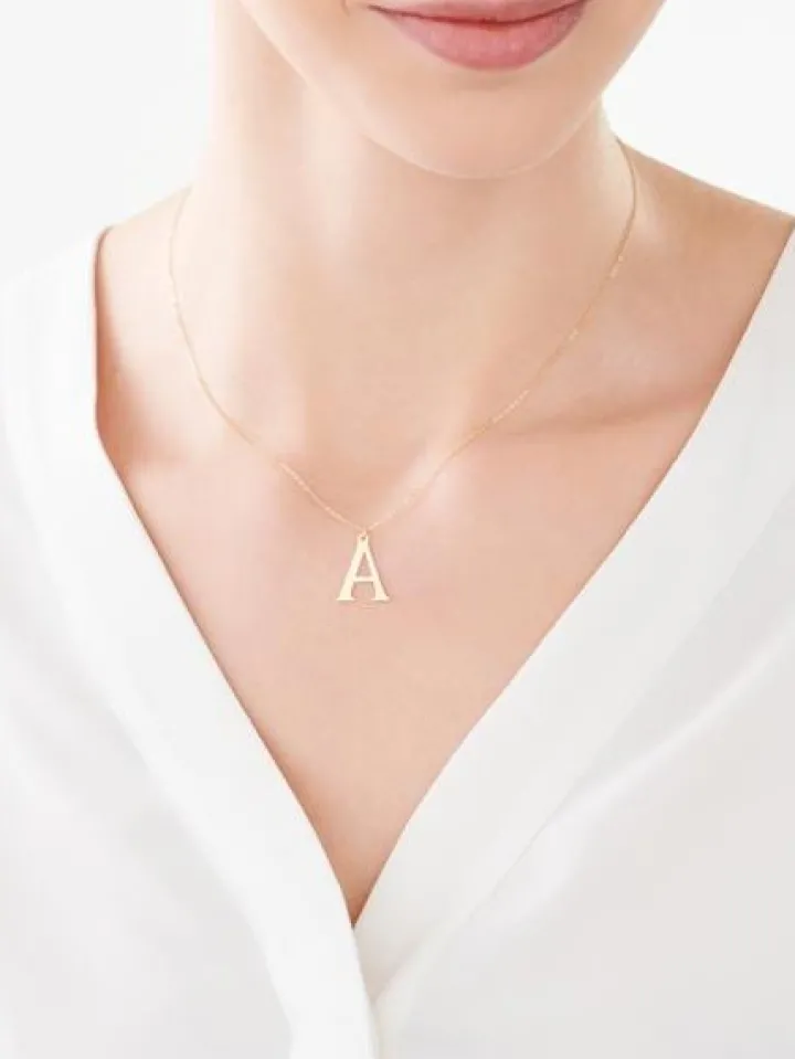Złoty naszyjnik, ankier - litera A