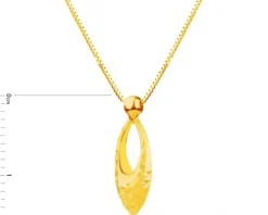 Złoty naszyjnik, kostka