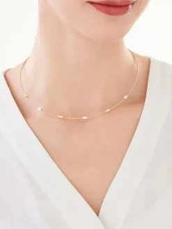 Złoty naszyjnik z emalią