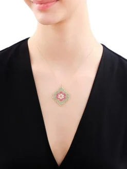 Złoty naszyjnik z koralikami - kwiat